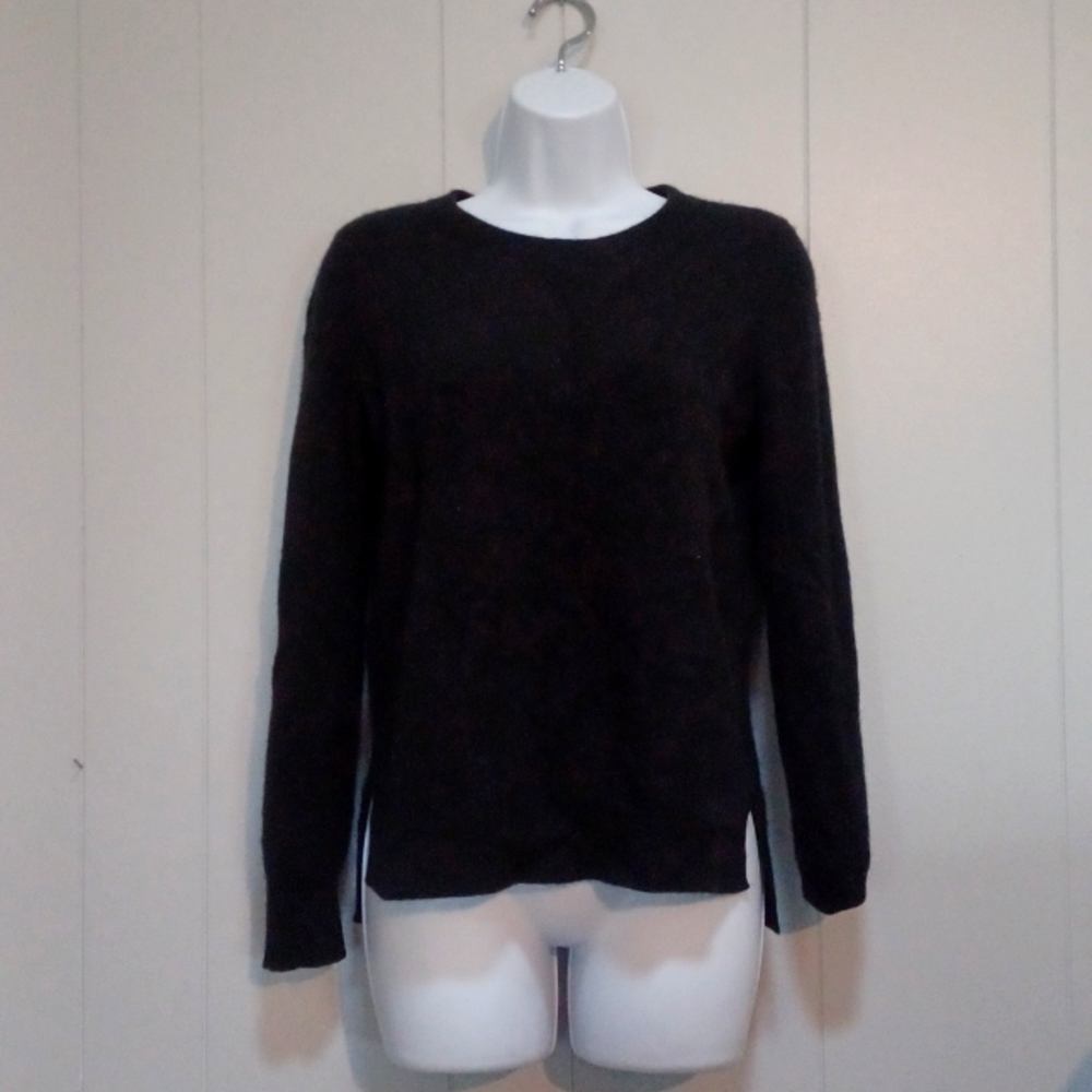 100% CASHMERE BLACK SWEATER